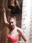 Housewife displays her astonishing body in a jacuzzi - Photo #4