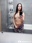 My friend has the perfect bathroom for nudes - Photo #4