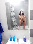 My friend has the perfect bathroom for nudes - Photo #15