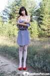 Amateur mom in stockings fools around in dirt - Photo #9