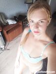 A couple of selfies before the beach - Photo #2