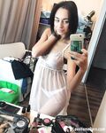 Gorgeous amateur model displaying her amazing curves - Photo #3
