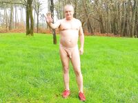 Je promène mon cul dans la nature - Photo #1
