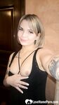 Cute tattooed beauty flashes her amazing tits - Photo #3