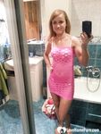 Seductive amateur knows how to flash her tits - Photo #4