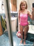 Seductive amateur knows how to flash her tits - Photo #6
