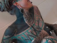 Alt girls Anuskatzz and Stacy Bloom fists pussies during lesbian sex in a tub - Photo #5