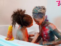 Alt girls Anuskatzz and Stacy Bloom fists pussies during lesbian sex in a tub - Photo #3