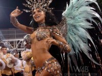 Alluring Latinas in sexy costumes expose their hot curves at the Rio Carnival - Photo #3