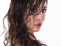Hot brunette Reina Ohara removes her bikini before toying her pussy - Photo #3