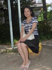 Petite Japanese granny Akiko Oda strips and shows her bushy wet beaver