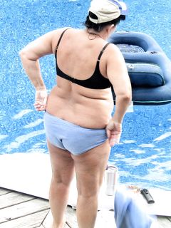 Amateur chubby slut wife exposing herself