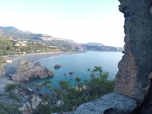 Surprise en vacance par un couple d’inconnus baise où il veut