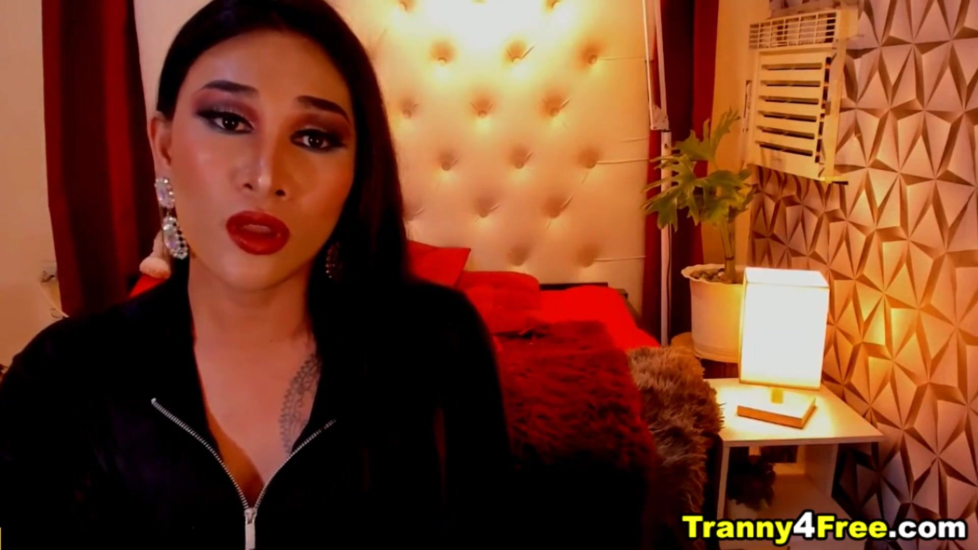 Horny Tranny Showing NiceTits and Jerking