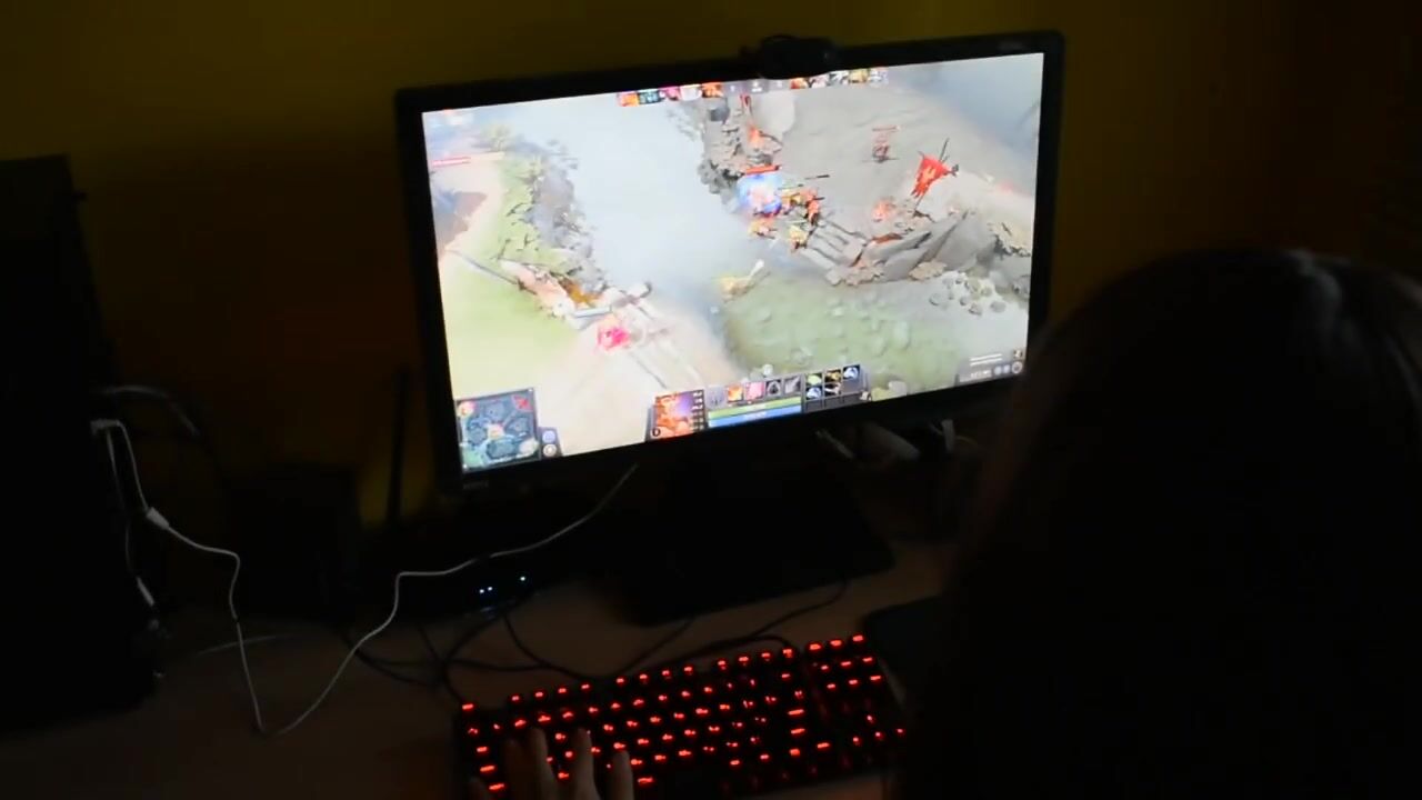 My girlfriend loves playing video games and sucking my dick