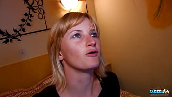 The guy picked the blonde in the park and took her home for anal sex