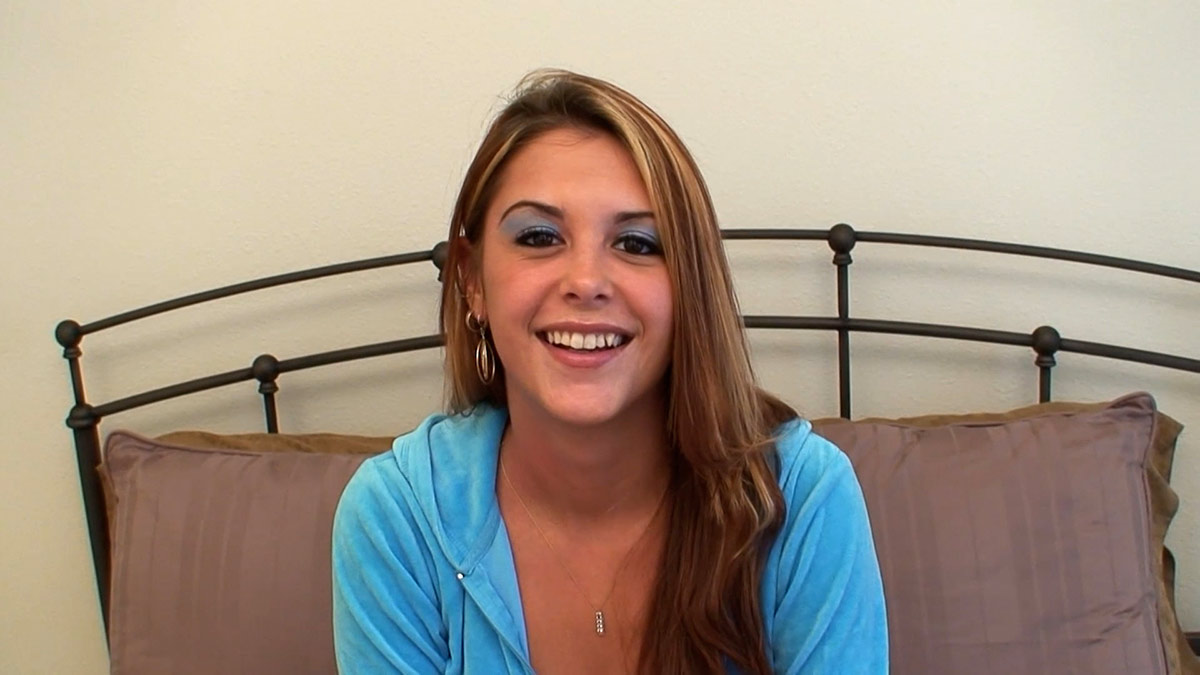 Watch this 19 yr old GF cum all over a thick cock