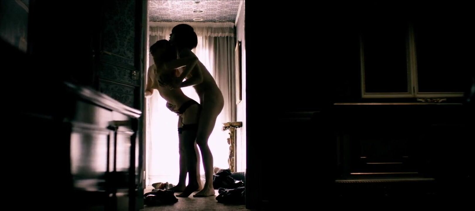 Japanese student Toy Boy likes mature women to feel pleasure