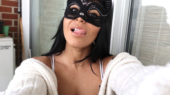 Vanessaâ€™s natural light mouth tour | Mouth fuck fetish POV - Lalo Cortez & Vanessa