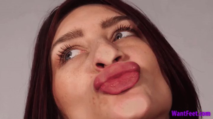 Trinity Sexy Lips - 4K MP4