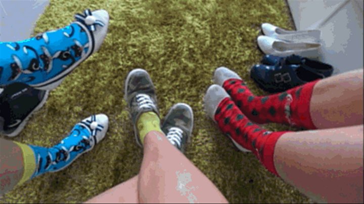 Deep Toe Wiggling together O IV