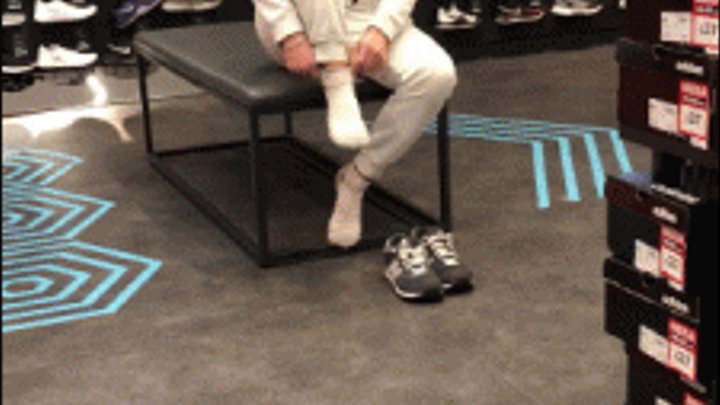 My Master Buys New Shoes - Mobile Version