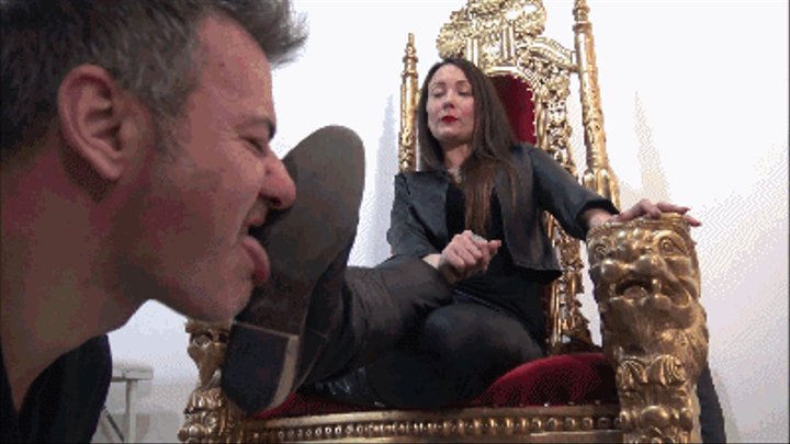 MADAME JACQUELINE - You must learn how to lick my boots clean properly - (STREET DIRT and MUD) - (For mobile devices)