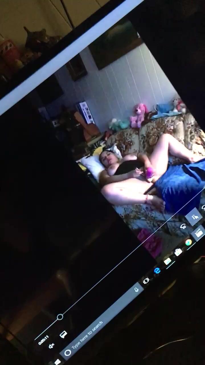 Jacking on my girlfriend 6