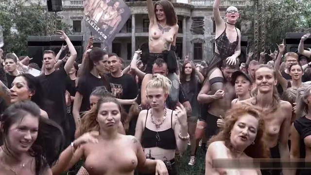 Mosh pit